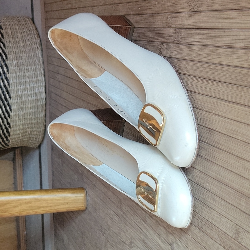 Salvatore Ferragamo leather pumps